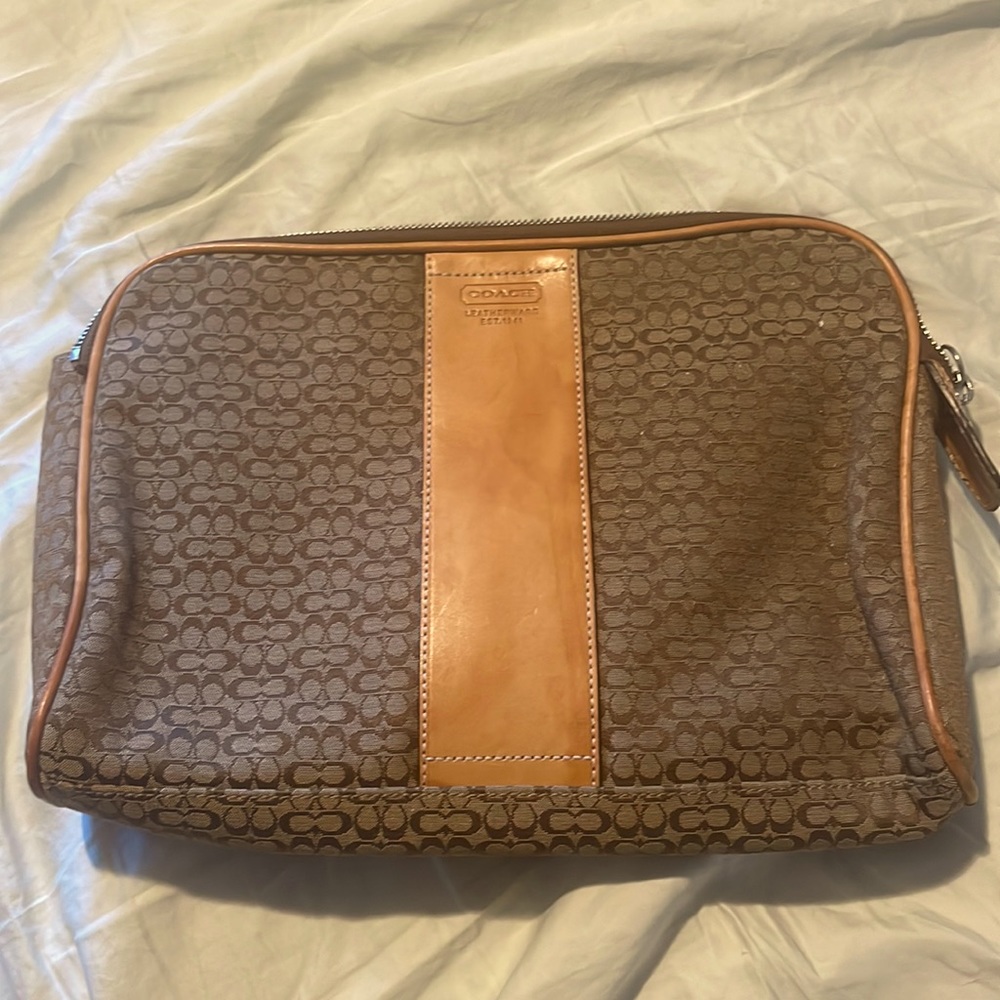 ❤️❤️❤️Authentic Coach Women’s Cosmetic Case👝❤️❤️
